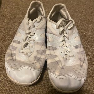 Nfinity cheer shoes